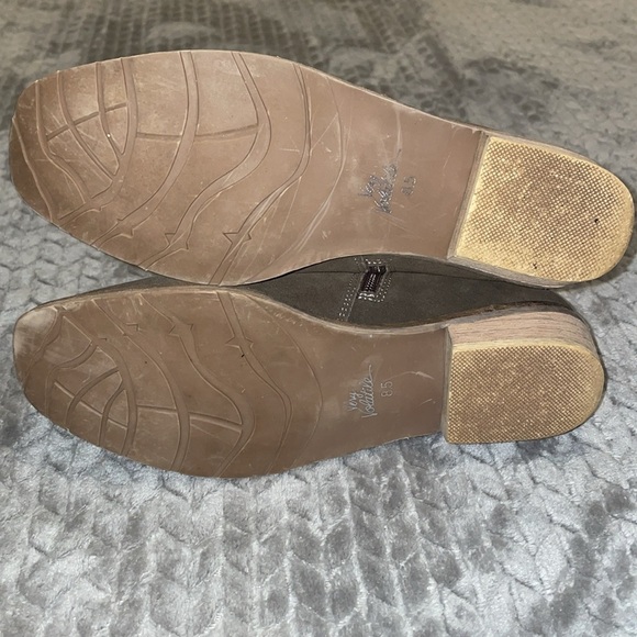 Very Volatile Square Toe Suede Booties. Zipper Sides w Double Strap Buckles. 8.5 - Picture 7 of 10